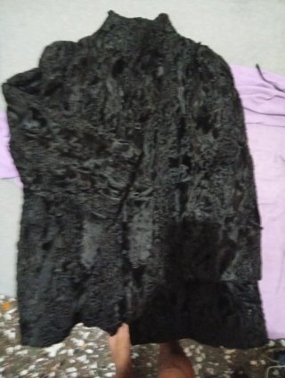 Abrigo de astracán negro