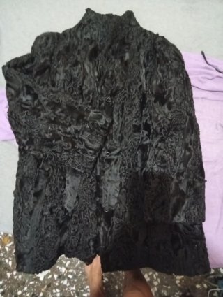 Abrigo de astracán negro