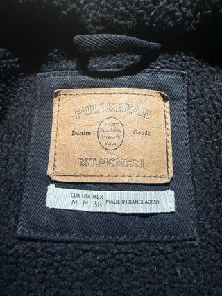 Chaqueta tejana Pull and Bear negra