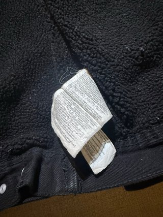 Chaqueta tejana Pull and Bear negra