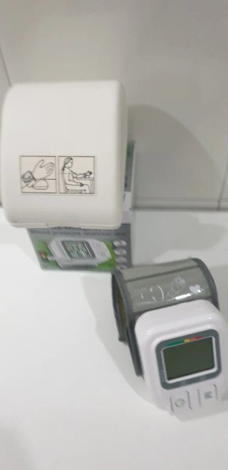 Tensiómetro Muñeca Medisana HGH Totalmente nuevo.