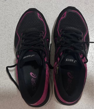 Zapatillas Asics Negras y Rosas