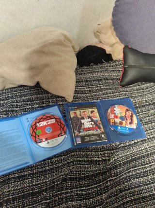 NBA 2K25 PS5 y GTA V PS4 Premium Edition (nuevos