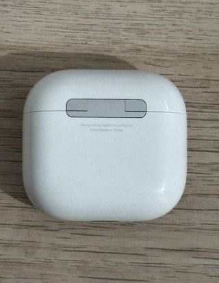 Estuche AirPods 4 Sin Cancelación de Ruido