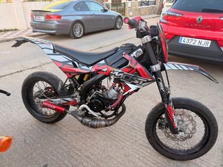 Rieju MRT Supermotard Roja y Negra