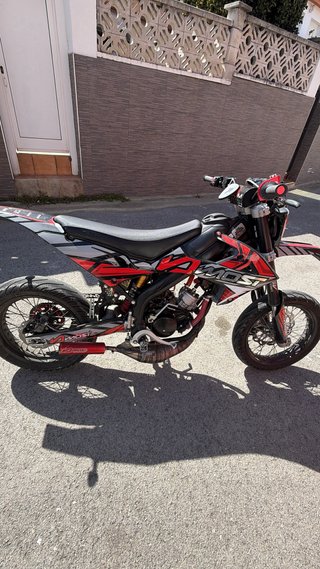 Rieju MRT Supermotard Roja y Negra