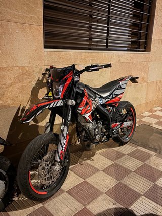 Rieju MRT Supermotard Roja y Negra