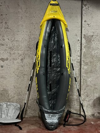 Kayak inflable Intex amarillo