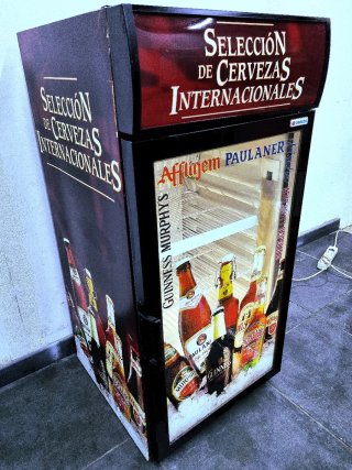 Nevera expositora cervezas internacionales