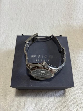 Reloj  Verde Impecable