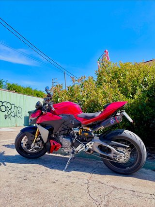 Ducati Streetfighter V2 S 2025