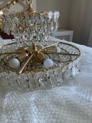 Juego de 2  lámparas de araña dorada y cristal