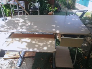 Escritorio madera y metal beige/plata