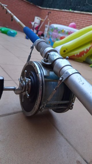 Equipo pesca atún y grandes especies