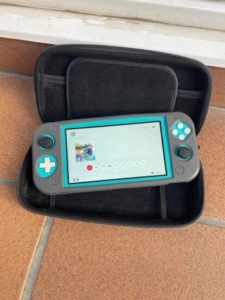 Nintendo Switch Lite Verde + Funda