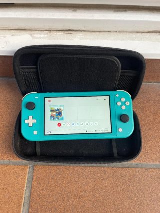 Nintendo Switch Lite Verde + Funda