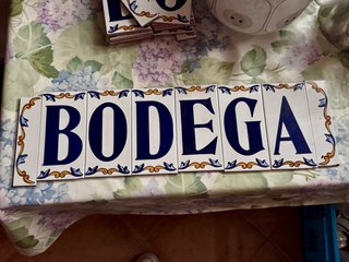 Cerámicas Letras BODEGA