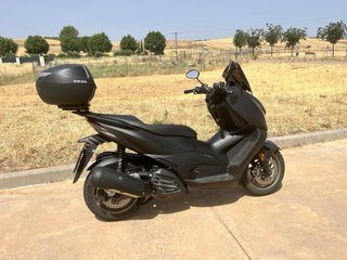 Zontes 125D Negra - Maxi Scooter