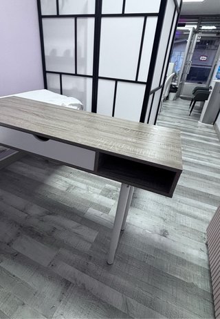 Escritorio madera y metal