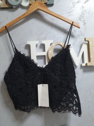 Set Zara Top in pizzo e gonna a righe