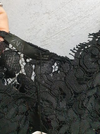 Set Zara Top in pizzo e gonna a righe