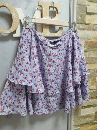 Falda pantalón Zara floral azul y rosa