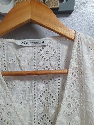 Vestido Zara blanco bordado