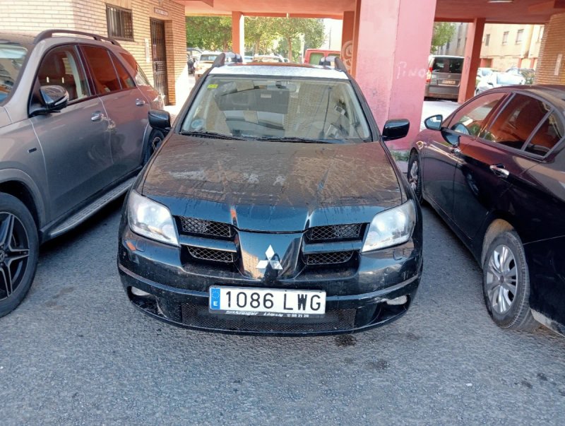 Mitsubishi Outlander 2003 - foto 1