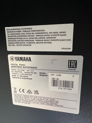 Piano Yamaha Arius YDP-145B Negro