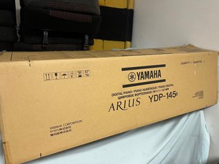 Piano Yamaha Arius YDP-145B Negro