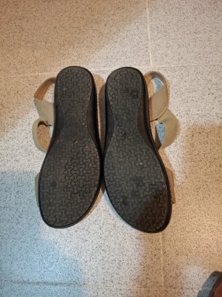 2 Paia di Sandali Donna