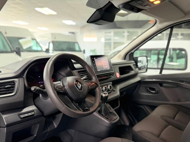 Renault Trafic 2023, foto 21