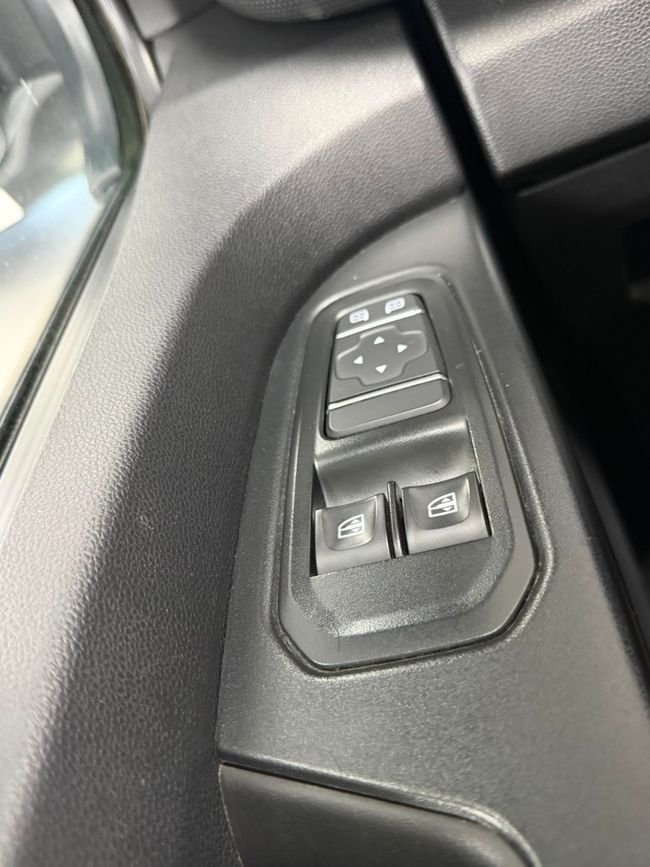 Renault Trafic 2023, foto 29