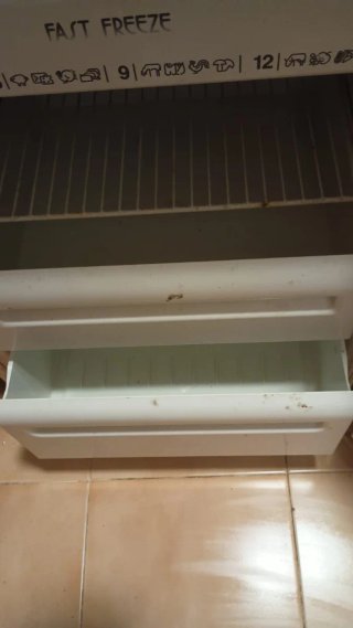 Congelador solo está feucho por fuera no ago envio