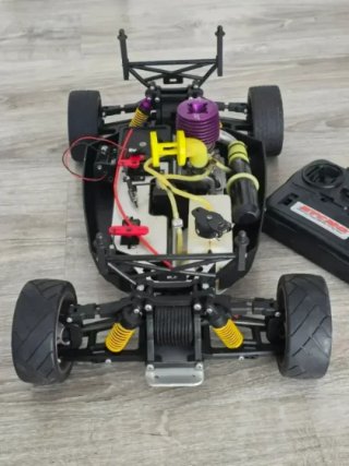 Coche RC Gasolina 1/10 54cm + Emisora BYC