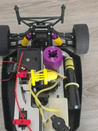Coche RC Gasolina 1/10 54cm + Emisora BYC