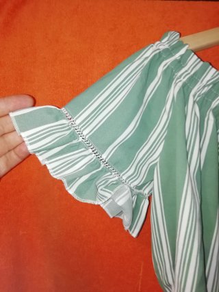 Blusa hombros descubiertos rayas verde y blanco