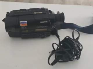 Sony Handycam CCD-TR411E Video8 XR funcionando per
