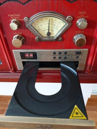 Radio Tocadiscos Vintage Madera y Dorado
