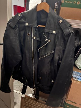 Chaqueta de cuero negra