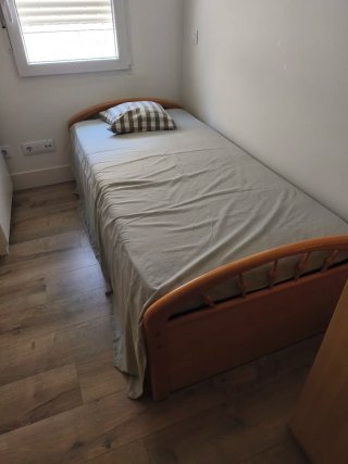 Conjunto cama, arcón y cajonera