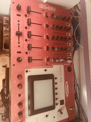 Mesa de mezcla Numark EM-460