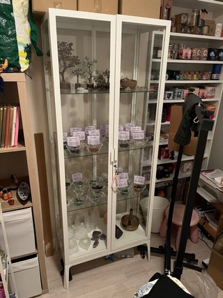 Vitrina Ikea Blanca y Cristal Milsbo