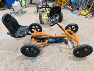 2 Karts de pedales marca Berg