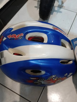 Bici Chicco sin pedales + Casco y Rodilleras