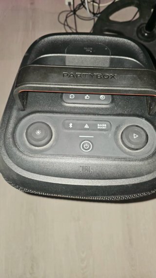 Parlante JBL Partybox Club 120