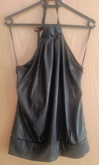 Top nero halter