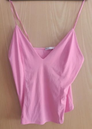 Top rosa con spalline Zara