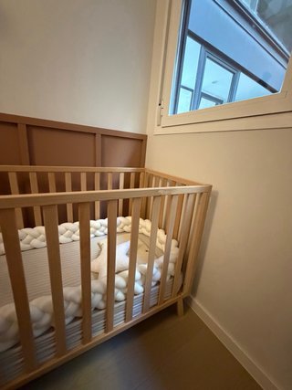 Cuna de bebé de madera