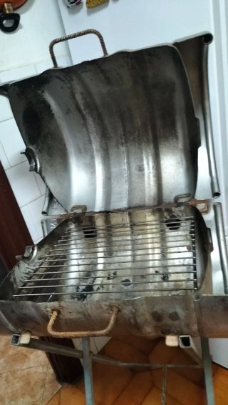 Barbacoa abatible de metal